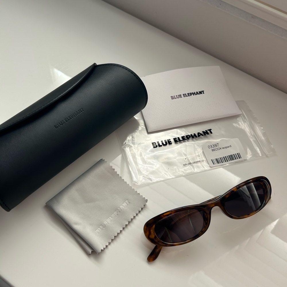 Blue Elephant Becca Leopard Pattern Sunglasses - image 6